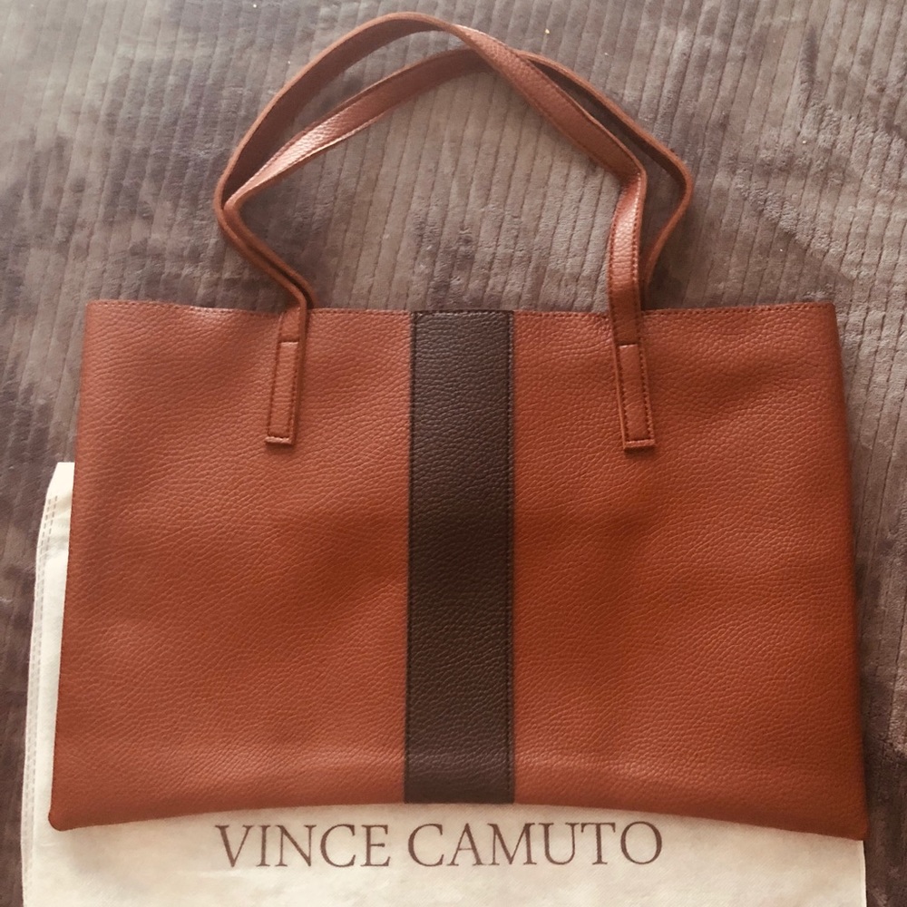 🌟 Vince Camuto Vegan Leather Luck Tote 🌟